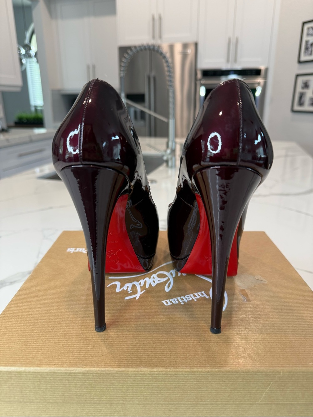 Authentic Rare Christian Louboutin Burgundy Patent Peep-Toe Platform Pumps heel - Picture 6 of 9